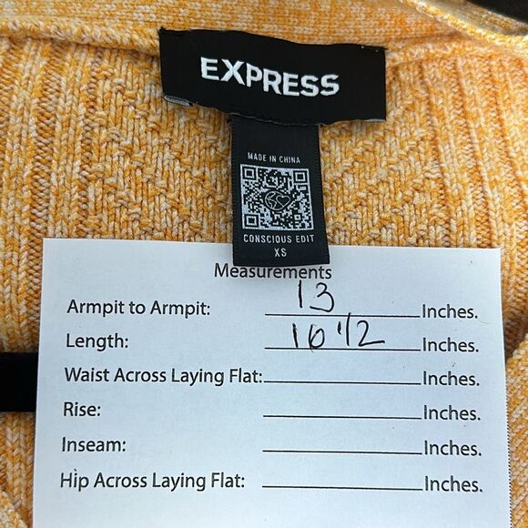 Express KNITTED BUTTON-FRONT CARDIGAN CROPPED CABLE SWEATER SZ XS - Picture 8 of 9